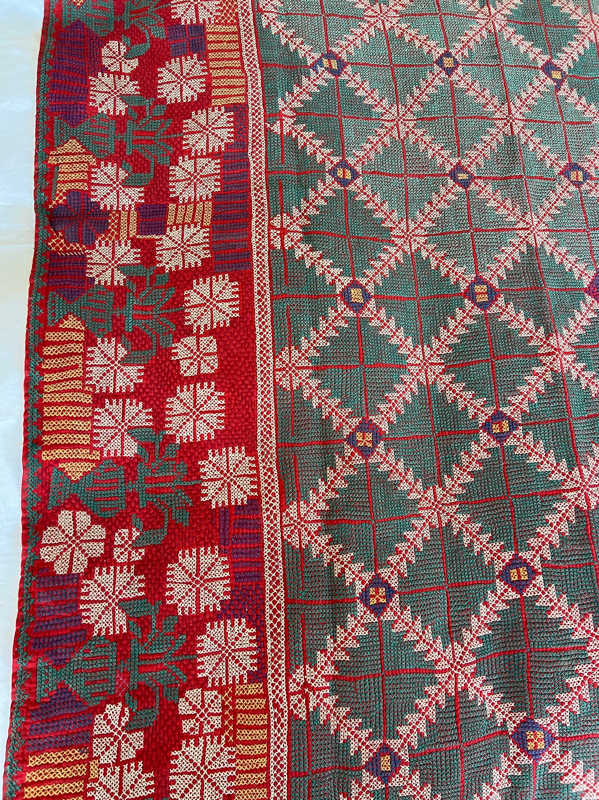 Vintage Galicha Bengali Throw - Red and Green